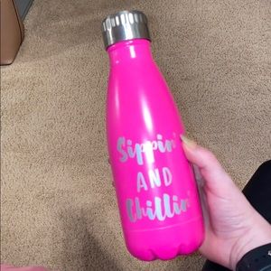 Stainless steel water bottle